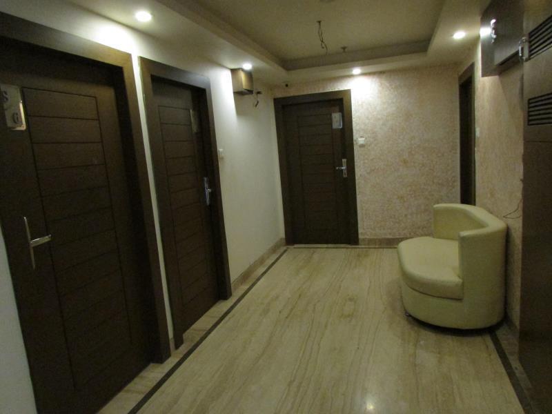 כלכותה Hotel Emerald מראה חיצוני תמונה