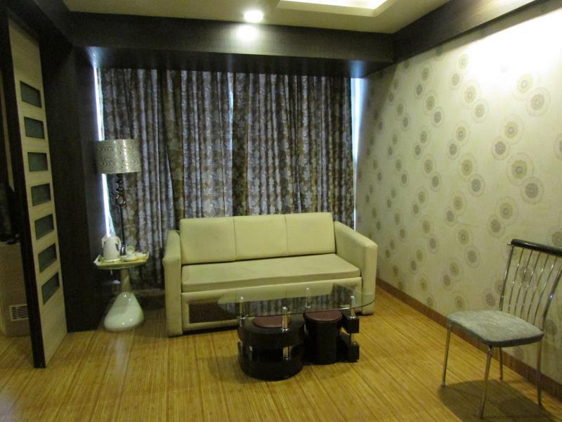 כלכותה Hotel Emerald מראה חיצוני תמונה