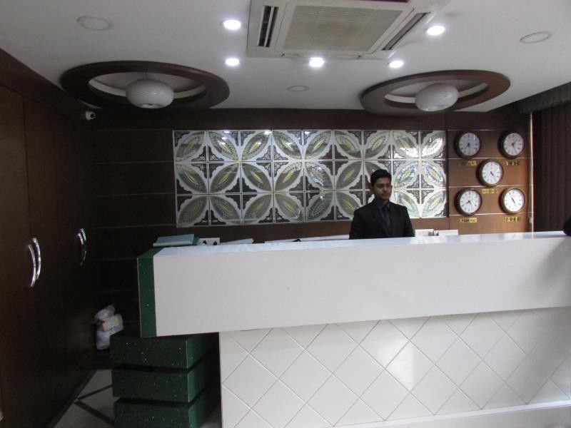 כלכותה Hotel Emerald מראה חיצוני תמונה