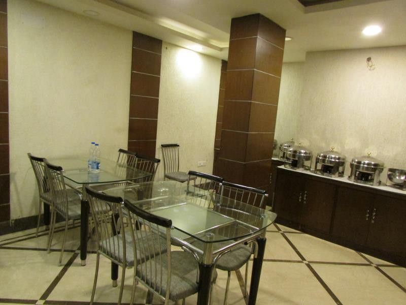 כלכותה Hotel Emerald מראה חיצוני תמונה