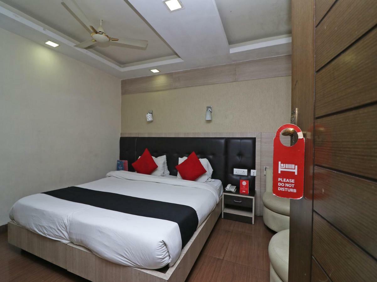 כלכותה Hotel Emerald מראה חיצוני תמונה