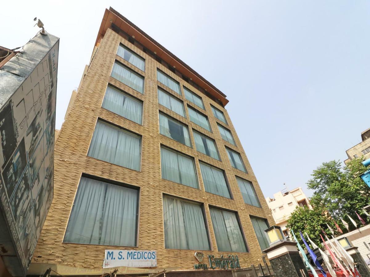 כלכותה Hotel Emerald מראה חיצוני תמונה