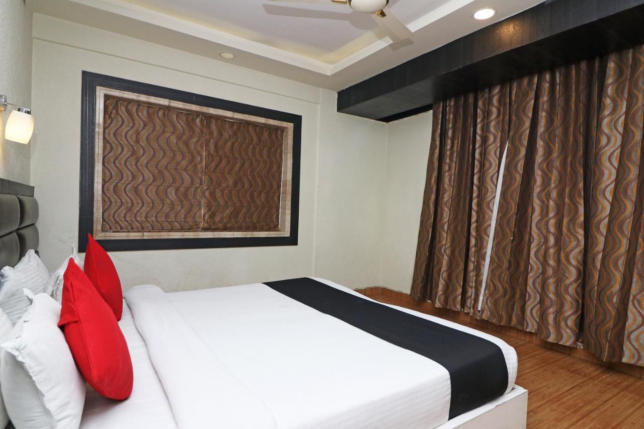 כלכותה Hotel Emerald מראה חיצוני תמונה