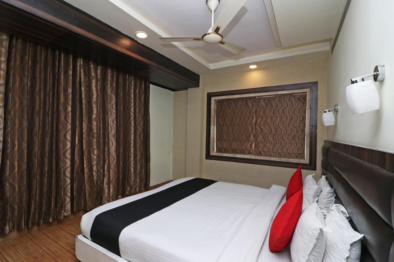 כלכותה Hotel Emerald מראה חיצוני תמונה
