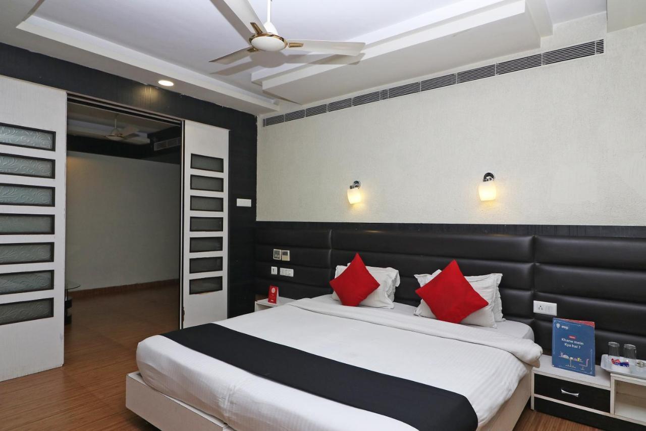כלכותה Hotel Emerald מראה חיצוני תמונה