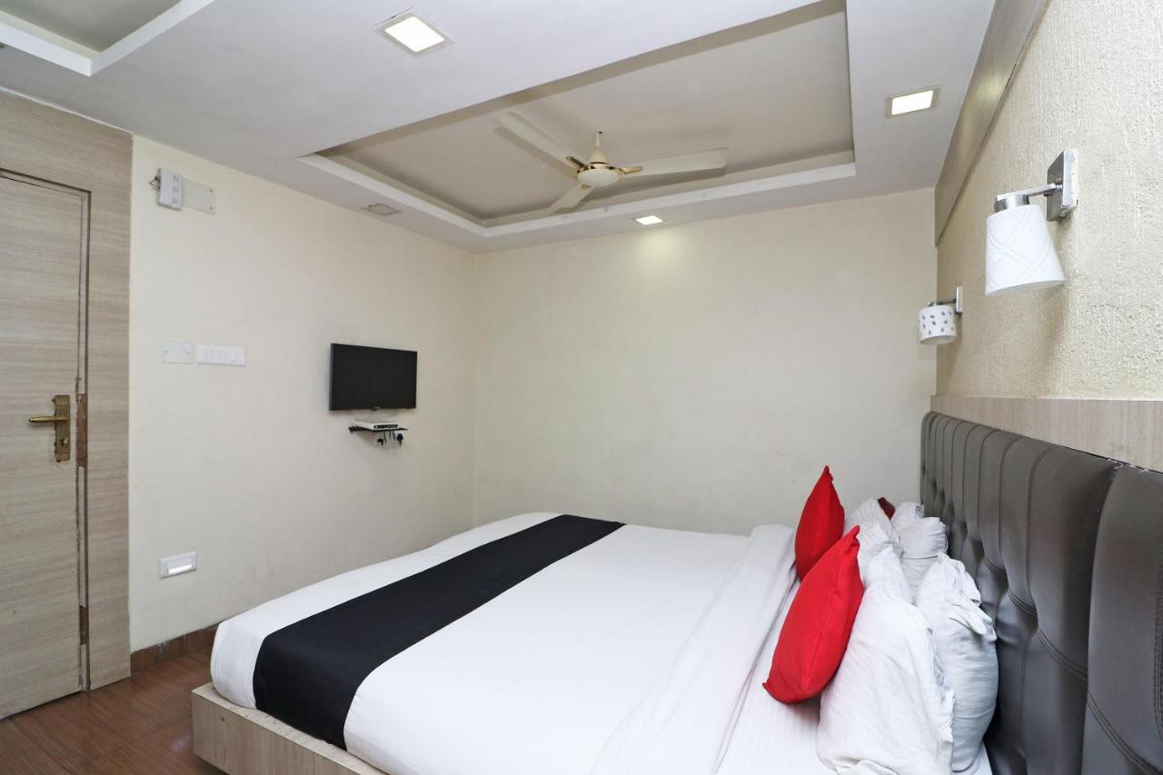 כלכותה Hotel Emerald מראה חיצוני תמונה