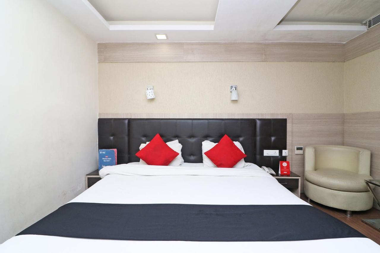 כלכותה Hotel Emerald מראה חיצוני תמונה