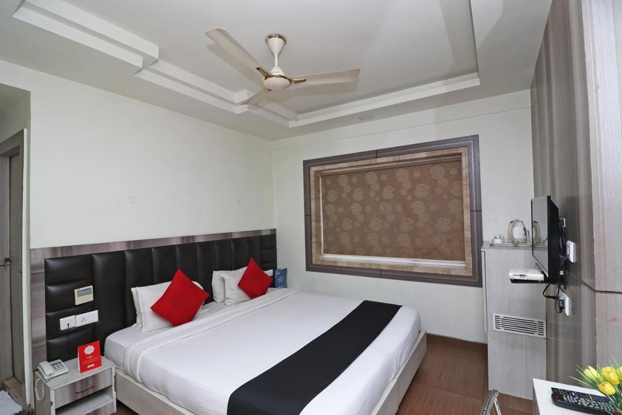 כלכותה Hotel Emerald מראה חיצוני תמונה