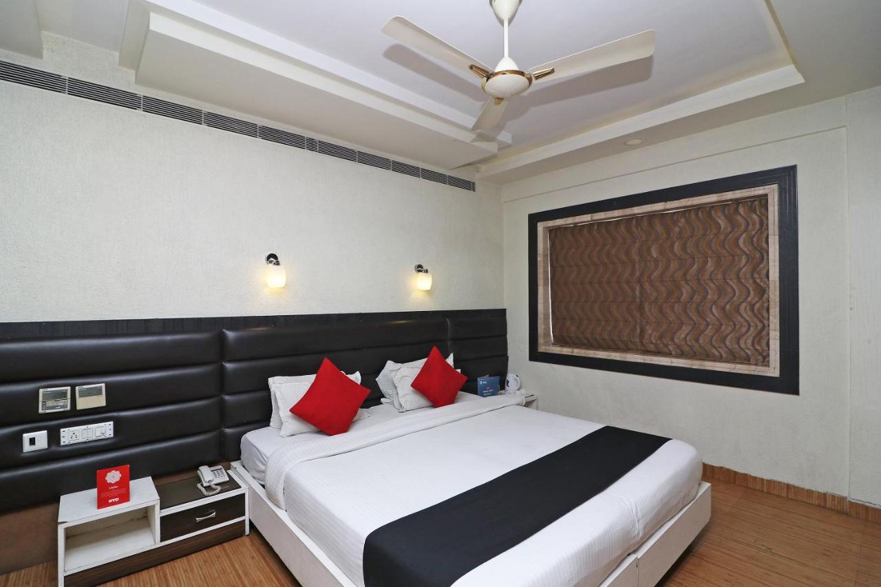 כלכותה Hotel Emerald מראה חיצוני תמונה