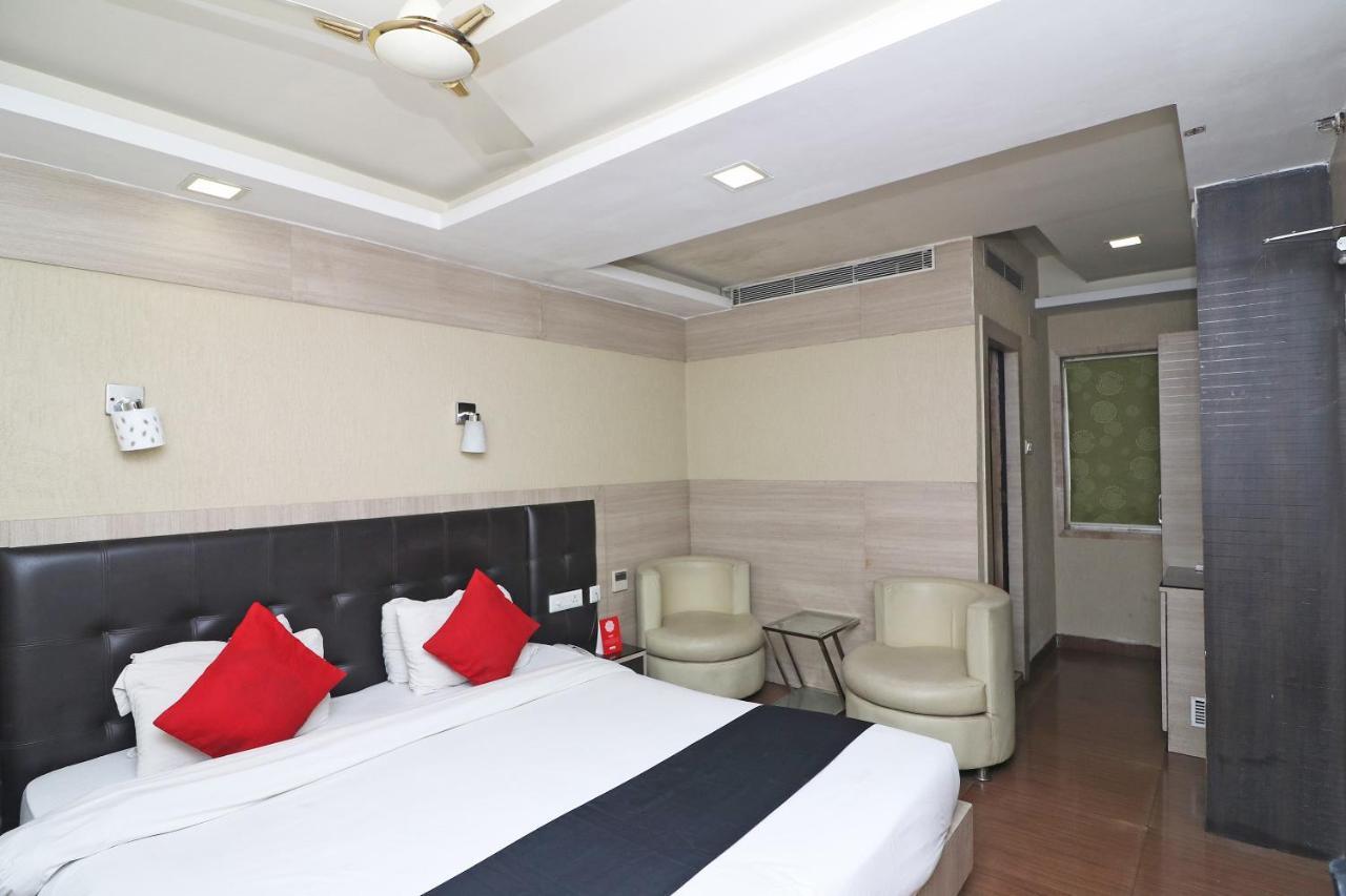 כלכותה Hotel Emerald מראה חיצוני תמונה